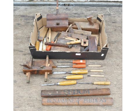 Quantity of vintage wood planes, many named and a selection of vintage chisels