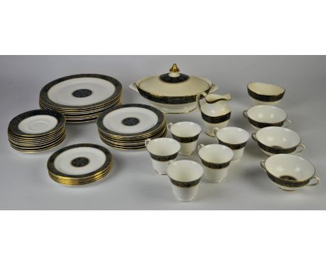 Royal Doulton ' Carlyle ' pattern tea, coffee and dinner service 