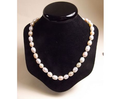 A freshwater pearl necklace 