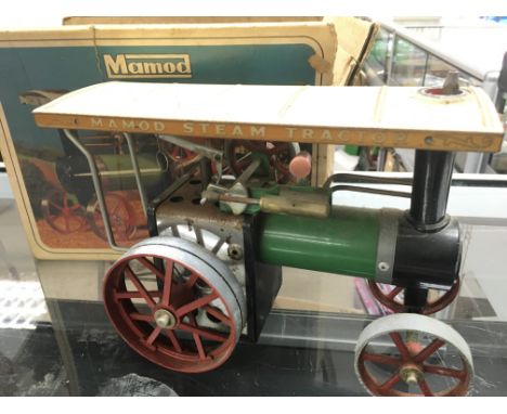 A boxed Mamod steam engine.