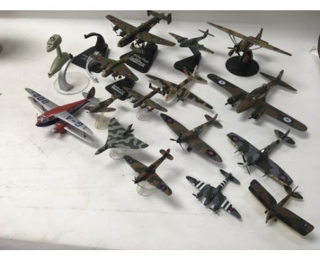 A collection of unboxed model aircraft including Corgi, Oxford Diecast, Lledo etc