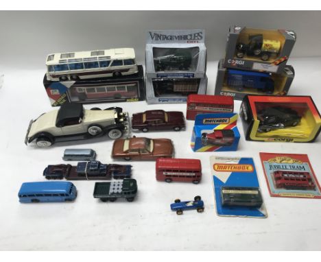 A small collection of boxed Lledo model vehicles, together with a collection of boxed and unboxed model vehicles including So