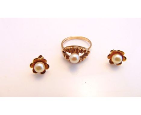 A pearl ring, with textured bezel, in 9ct gold, size P; and a pair of cultured pearl earrings, in 9ct gold, studs (3)