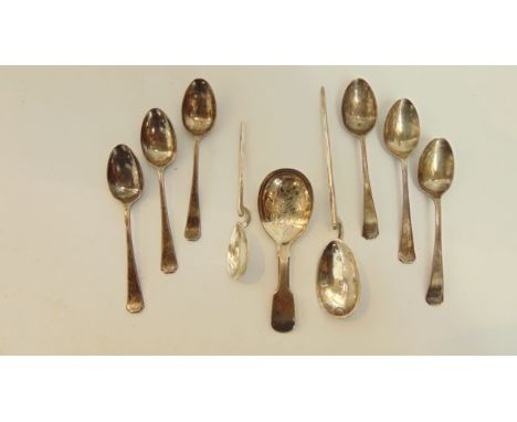 A William IV silver Fiddle pattern caddy spoon, James Beebe, London, 1831, the bowl with bright-cut floral decoration, 12g; t