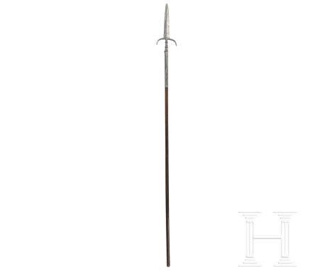 Unteroffiziers-Kurzgewehr M 1755  Langes gegratetes Blatt mit zwei Reißdornen, auf dem Blatt beidseitig Chiffre Krone mit "FR