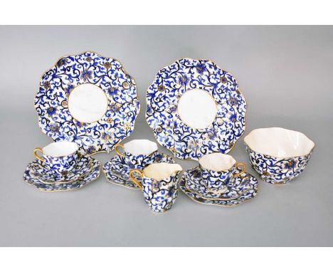 A Coalport part tea service in the 'Mandarin' patternlate 19th/early 20th century comprising ten teacups, eight saucers, twel