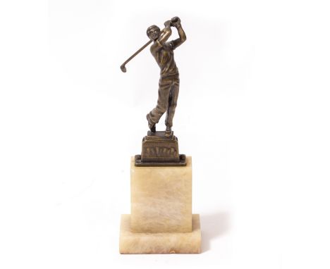 A BRONZE FIGURE OF A GOLFER on stepped alabaster plinth base, 27.5cm high overall