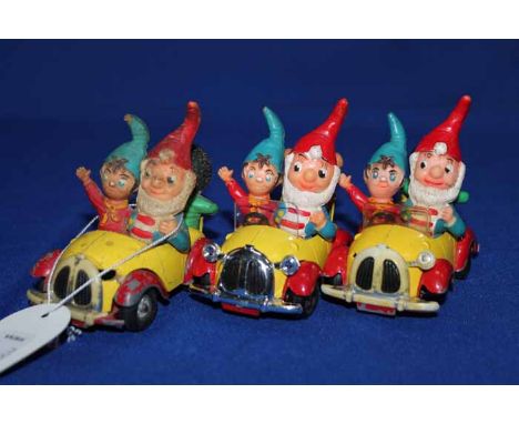 LOT OF CORGI DIE CAST TOY VEHICLESincluding 5 Noddy Cars and Popeye paddle wagon (14) 