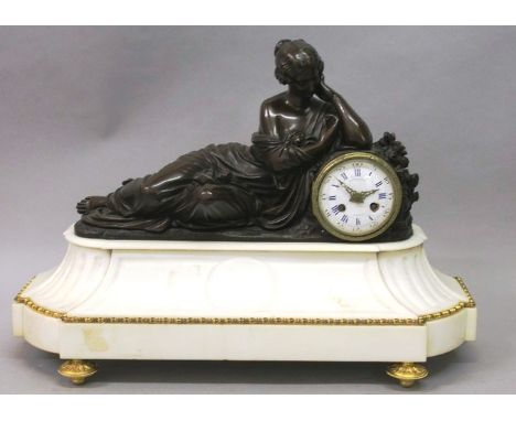 A SUPERB QUALITY EARLY 19TH CENTURY FRENCH BRONZE AND WHITE MARBLE MANTLE CLOCK by RAINGO FRES. A. PARIS, the case with a cla