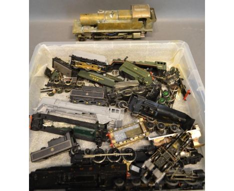 A Large Scale Part-Built Brass Model Locomotive, together with a collection of locomotive parts and tenders 