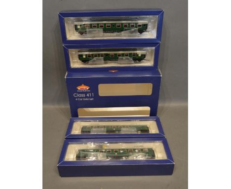 A Bachmann Model Railways Class 411 4 Car EMU Set, OO gauge, 31-426, late SR multiple unit green, within original boxes 