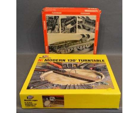 A Fleischmann Piccolo N Scale Turntable 9152, boxed, together with another similar N scale turntable by Walther, Cornerstone 