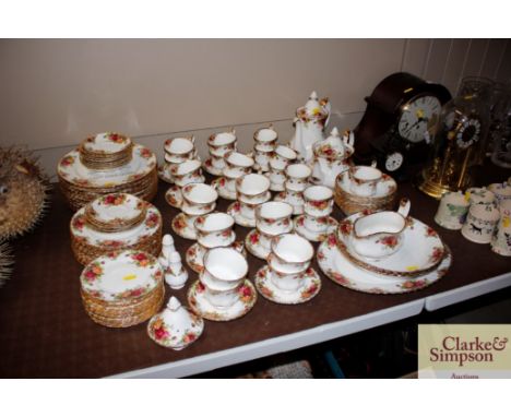A Royal Albert "Old Country Roses" pattern tea / dinner service 