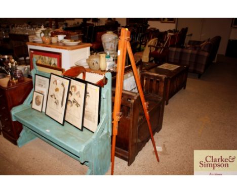 An artist travelling easel