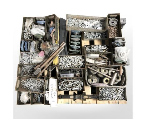 A large quantity of screws, nuts, bolts, brass blow lamp, ratchet straps and similar hardware. (1 pallet) 