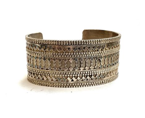 A heavy 925 silver bangle, 82.7g 