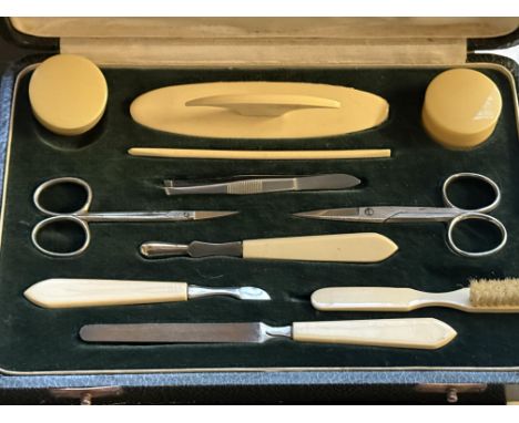 Boxed vintage ladies vanity set