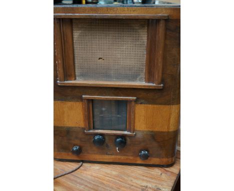 Vintage Bush radio 49x44cm