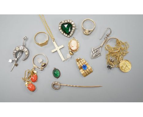 Assorted small jewellery including two 9ct rings, a 9ct cross pendant on a gilt metal chain, (9ct 5.3 grams), and 18ctgold si