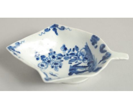 AN 18TH CENTURY WORCESTER EARLY LEAF DISH OF LUND'S BRISTOL shape painted with the Two Peony Rock Bird, workman's mark.