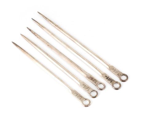 A set of five George IV silver poultry skewers, by William Chawner, London 1825, plain ring terminals, engraved with two cres