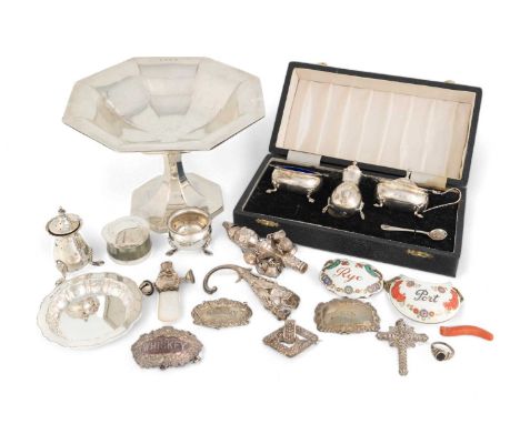 λ A mixed lot of silver items,comprising: a George III silver baby's rattle, maker's mark 'RN', possibly Richard Norman, circ