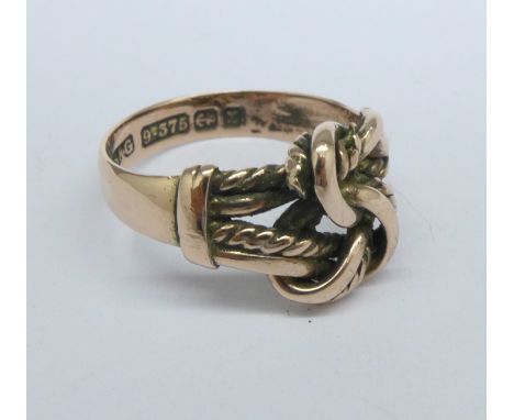 A Victorian 9ct gold knot ring, Birmingham 1897, 3.4g, K