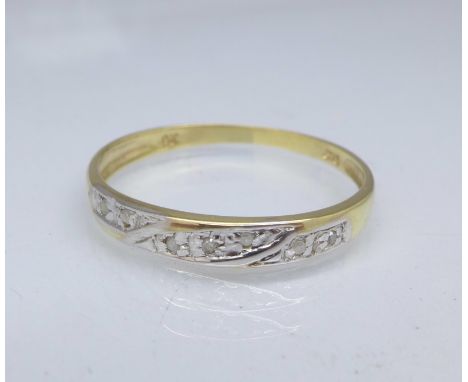 A 9ct gold and diamond ring, 0.8g, O