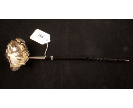 A Georgian silver shaped bowl toddy ladle with horn handle (repaired)