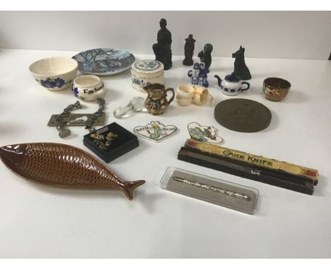 Fish Server, Vintage Cake Knife, Oriental Figures, Babbacombe Pottery and Sadler Trinket Dish etc 