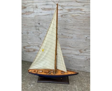 Model Yacht 