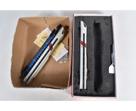 A BOXED RIVAROSSI GOLD LABEL HO GAUGE LIMITED EDITION F.S. CLASS ATR 410 PENDOLINO TWO CAR DIESEL RAILCAR SET, No.5305, with 