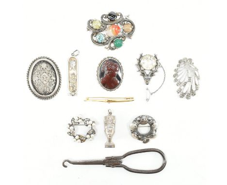 An assorted collection of silver &amp; costume jewellery. The lot to include; a diamond set 14ct gold FB bar brooch (marked 5