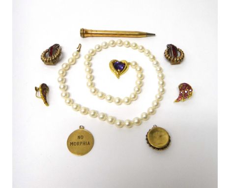 A single row necklace of uniform cultured pearls, on a gold, amethyst and diamond set heart shaped clasp, detailed 750, a gil