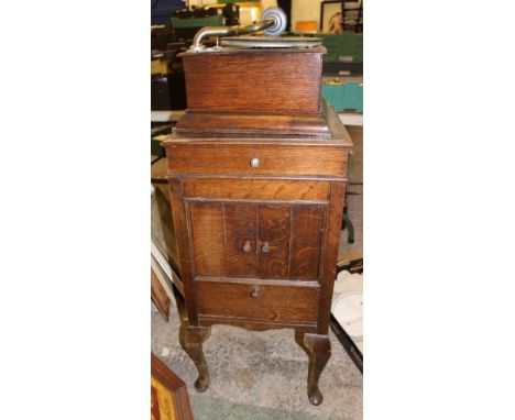 Oak cased Columbia Viva-Tonal Grafonola gramophone together with a table top similar item (2). 