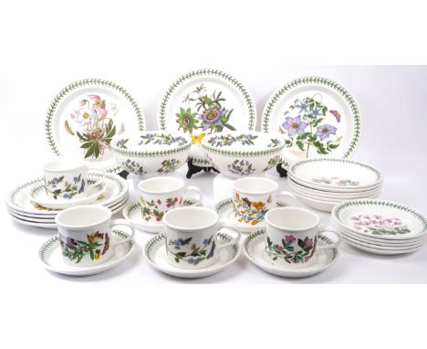 A 20th Century collection china porcelain Portmeirion dinner service in The Botanic Garden pattern. To include 6x pasta bowls
