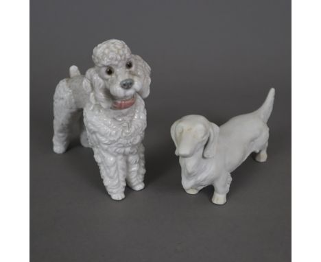 Zwei Hundefiguren - 20. Jh., 1x Pudel, Lladro, Porzellan, glasiert, dezente Bemalung in Pastelltönen, H. ca. 14,5 cm, 1x Lang