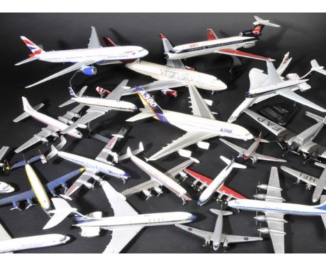 *Commercial Airlines. A collection of modern commercial airliners,  including a composite desktop model by Bravo Delta models