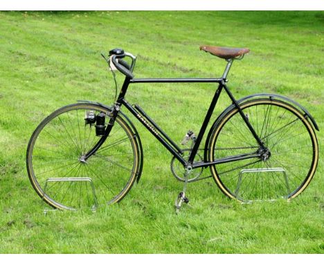 *A circa 1931 Raleigh Record. A forerunner of the Record Ace, a lower frame model with a number of 16761, having a black enam