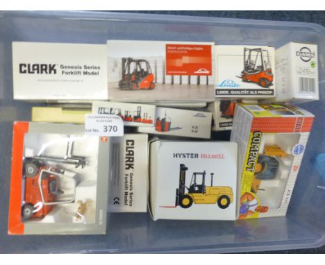 Diecast : Collection of boxed forklift trucks - inc makes Clark, Linde, Hyster, Gama - great cond