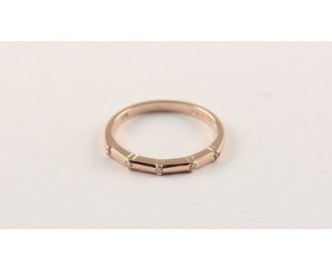 RING, 585/ooo Roségold, besetzt mit fünf kleinen Diamanten, RG 55, 2,1g