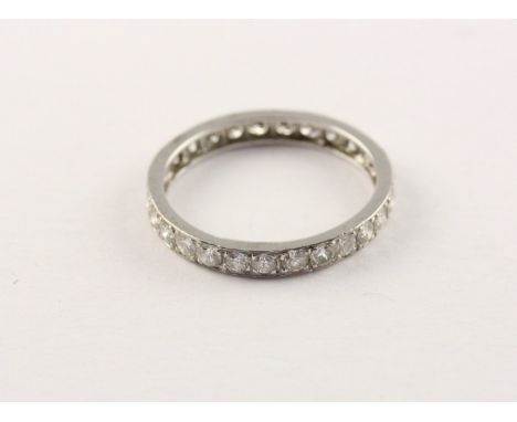 MEMORY-RING, 750/ooo Weißgold, besetzt mit Brillanten von zusammen ca. 1,5 ct., 2,5g, RG 59.