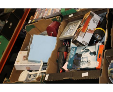 TWO TRAYS OF METALWARE AND SUNDRIES TO INCLUDE A SET OF VINTAGE SCALES, ELECTRICALS ETC