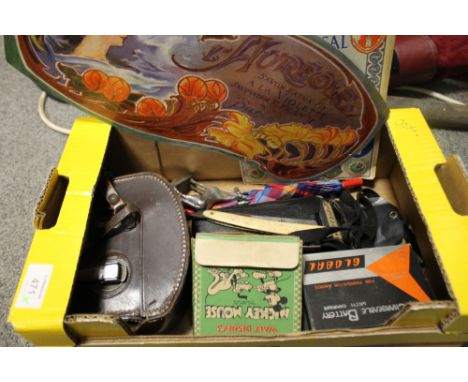 A BOX OF COLLECTABLES TO INCLUDE CUT THROAT RAZOR, VINTAGE CAMERAS ETC