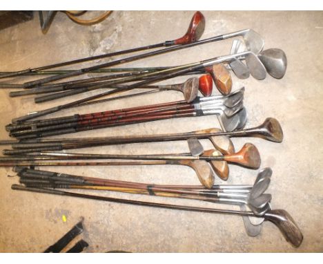 A QUANTITY OF VINTAGE WOODEN GOLF CLUBS TO INC JACK CAWSEY, MACGREGOR AND C.H. WARD EXAMPLES