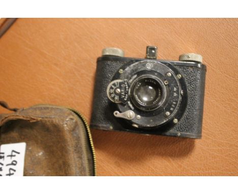 A VINTAGE AGC VARID ANASTIGMAT REPORTER ORIGINAL GAUTHIER SMALL CAMERA