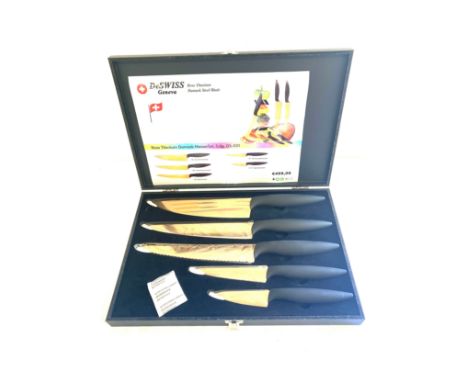 New, never used Deswiis Geneva rose titanium damask steel blade kitchen knife set 