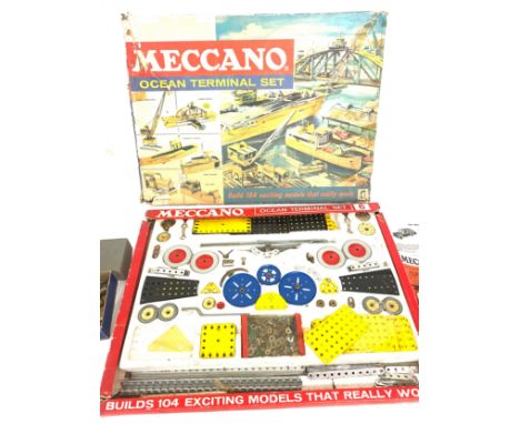 Vintage Meccano Ocean terminal set, with wind up motor, builds over 104 models 