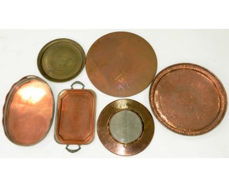 A COLLECTION OF VICTORIAN AND LATER COPPER AND BRASSWARE, TO INCLUDE KETTLE, PONCHES, JUGS AND TRAYS