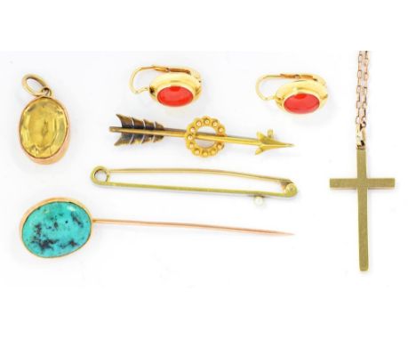 A GOLD STICK PIN WITH TURQUOISE MATRIX TERMINAL AND A SMALL QUANTITY OF OTHER GOLD JEWELLERY, SEVERAL ITEMS GEM SET, 17.9G GR